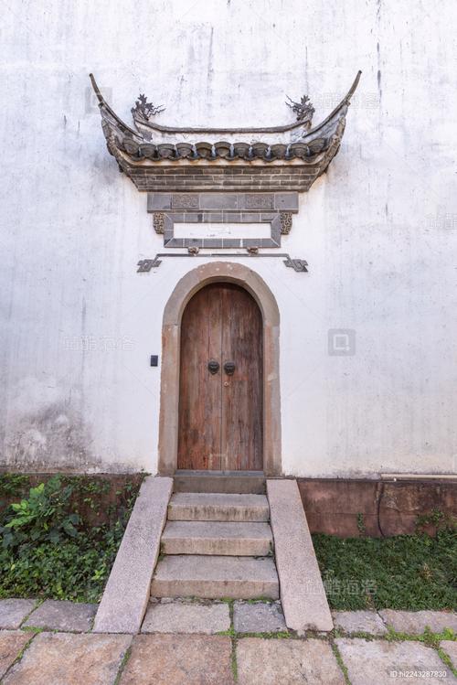江南古镇的复古徽派建筑庭院木门